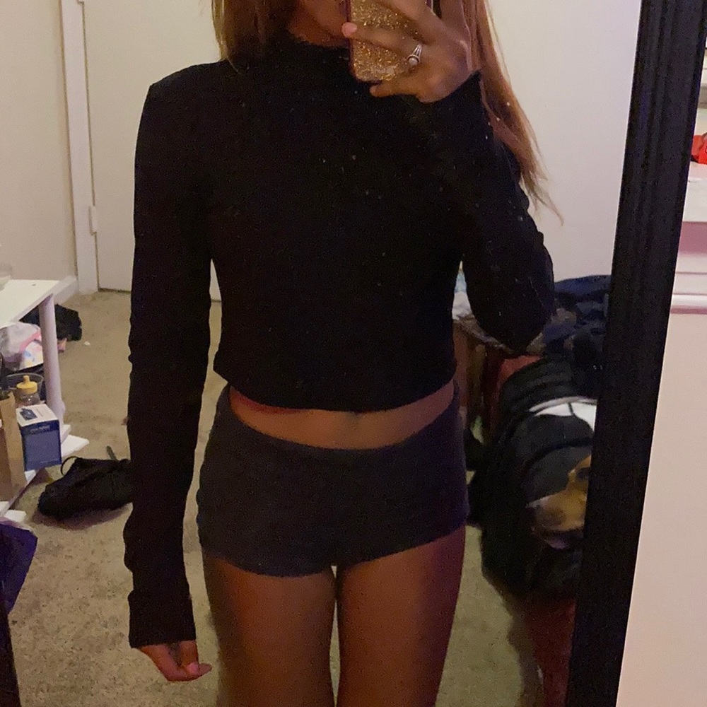 Crop Top - Picture 3 of 4
